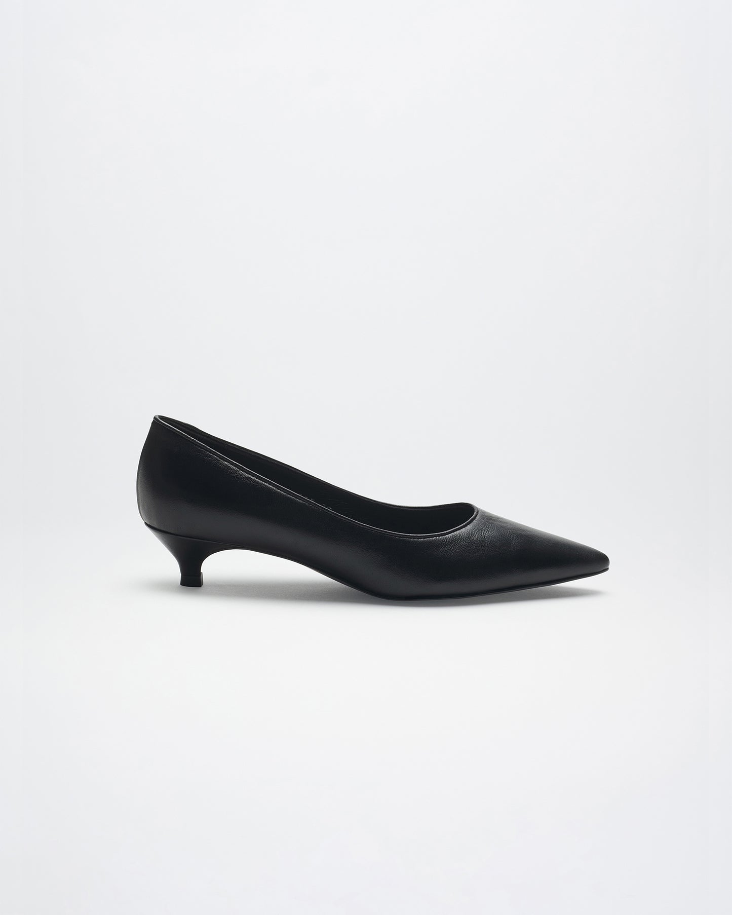 POINTED TOE PUMP